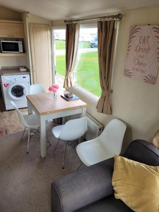 6 Berth Seawick Caravan Park, St Osyth 콜체스터 외부 사진